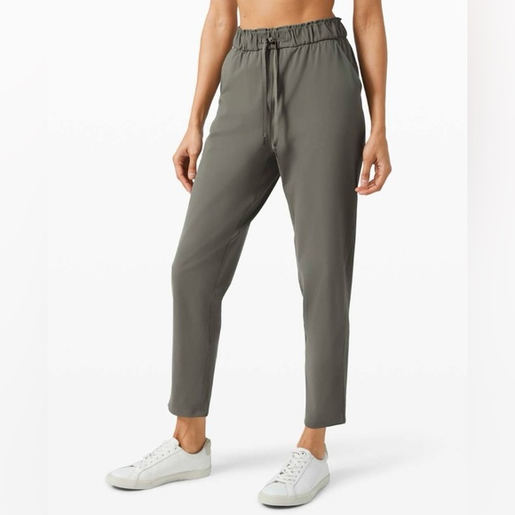Lululemon Keep Moving Pant 7/8 High-Rise - Size 6 - Picture 3 of 5
